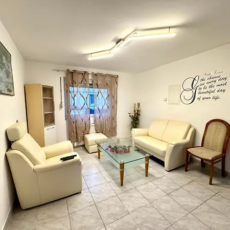 Appartement Panda1 Charmante, Moeblierte Im Panda-stil *