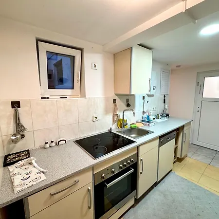 Panda1 Charmante, Moeblierte Im Panda-stil * Bad Hersfeld