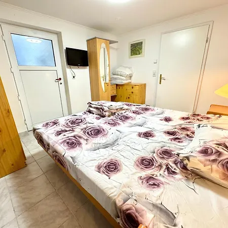 Apartamento Panda1 Charmante, Moeblierte Im Panda-stil *