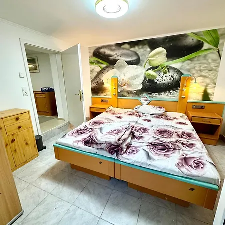 Panda1 Charmante, Moeblierte Im Panda-stil Apartamento Bad Hersfeld
