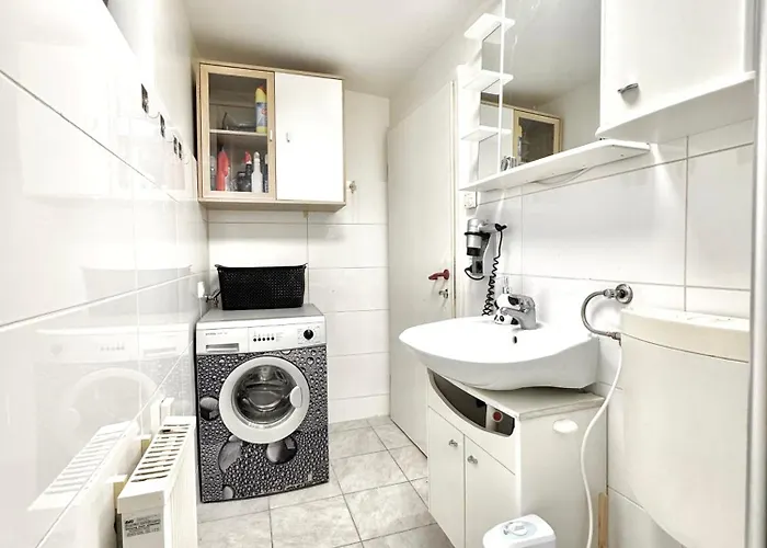 Panda1 Charmante, Moeblierte Im Panda-stil Διαμέρισμα *