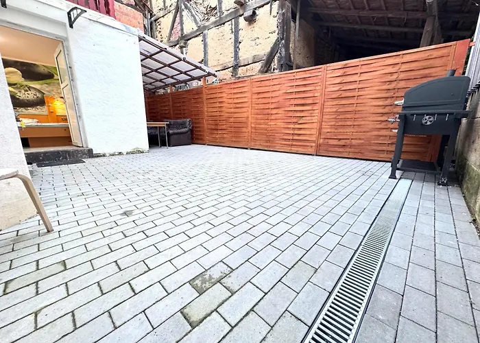 Panda1 Charmante, Moeblierte Im Panda-stil Διαμέρισμα